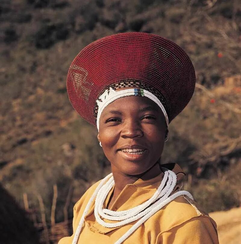 ЮАР Зулусы. Зулусы народ Африки. Племена Африки женщины зулусов. Африканские женщины племени Зулу.