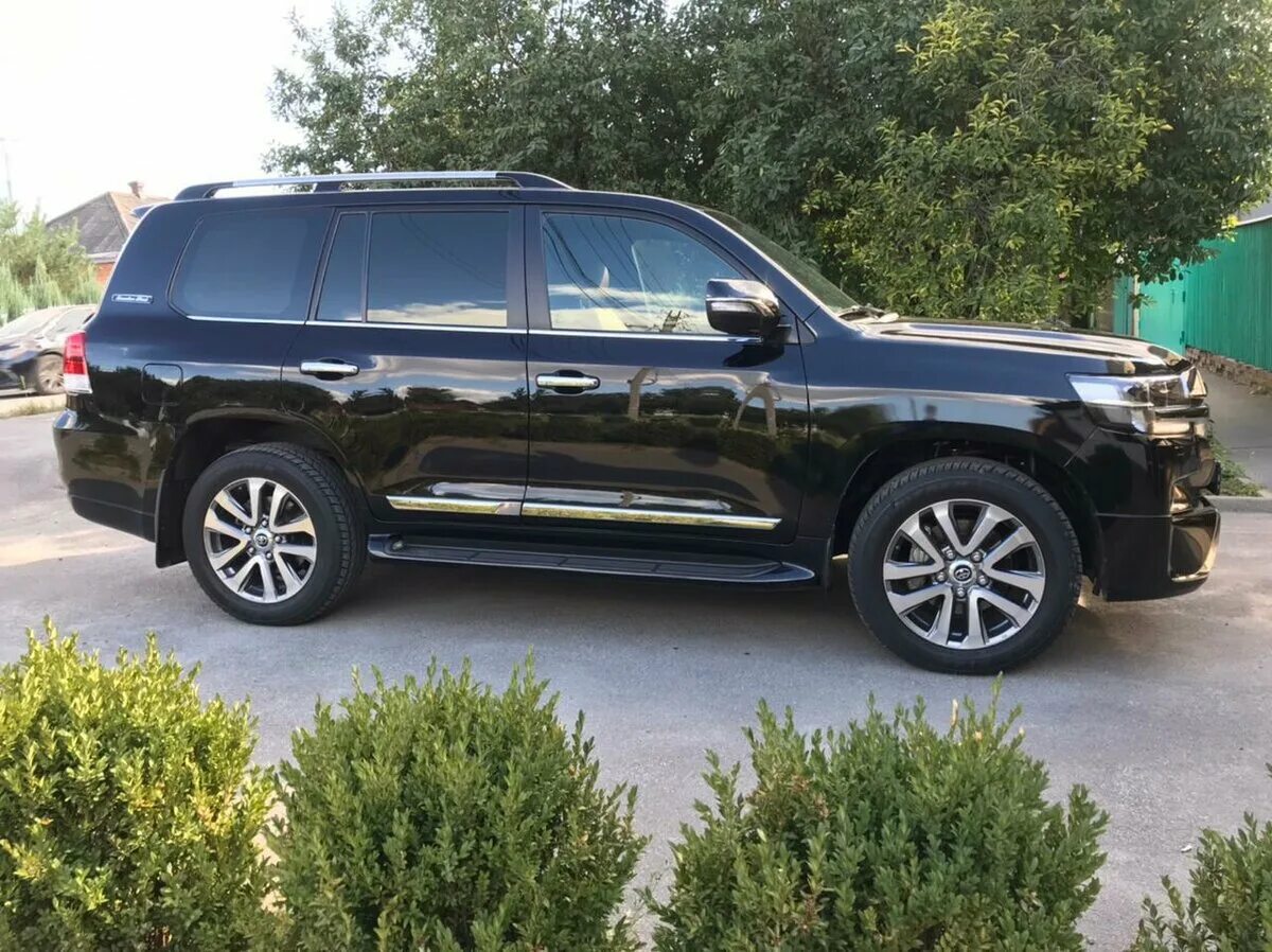 Тойота 200 2017. Cruiser 200 2017. land cruiser 200 2017 черный. ленд крузер 200 2017 черный тонированный.