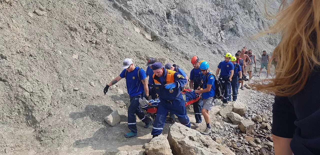 Спасатели в лесу. Пожарно-спасательный центр москвы. Новости в челябинске потерялся рыбак. Профессия спасатель мчс. Необходима помощь спасателей.