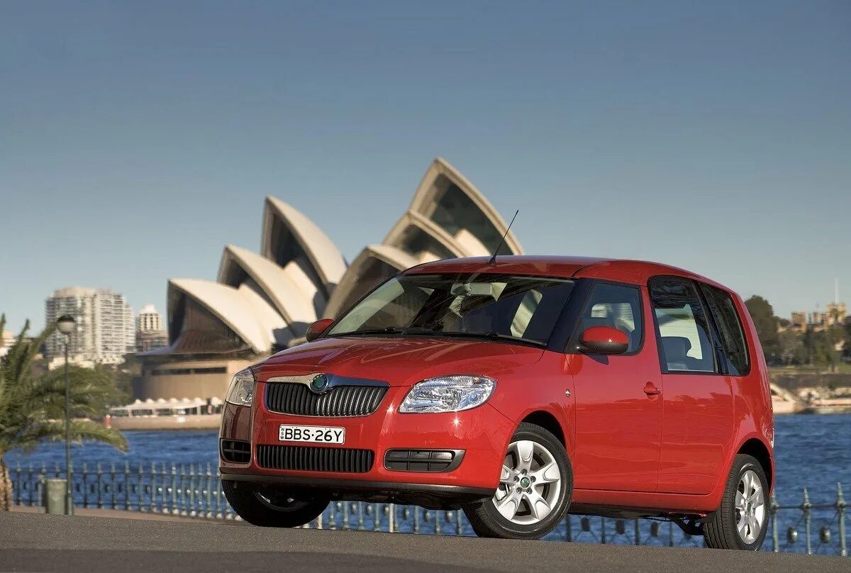 Шкода машина страна. Skoda Roomster. Škoda Румстер. Skoda Roomster 2009. Шкода Румстер 2006.