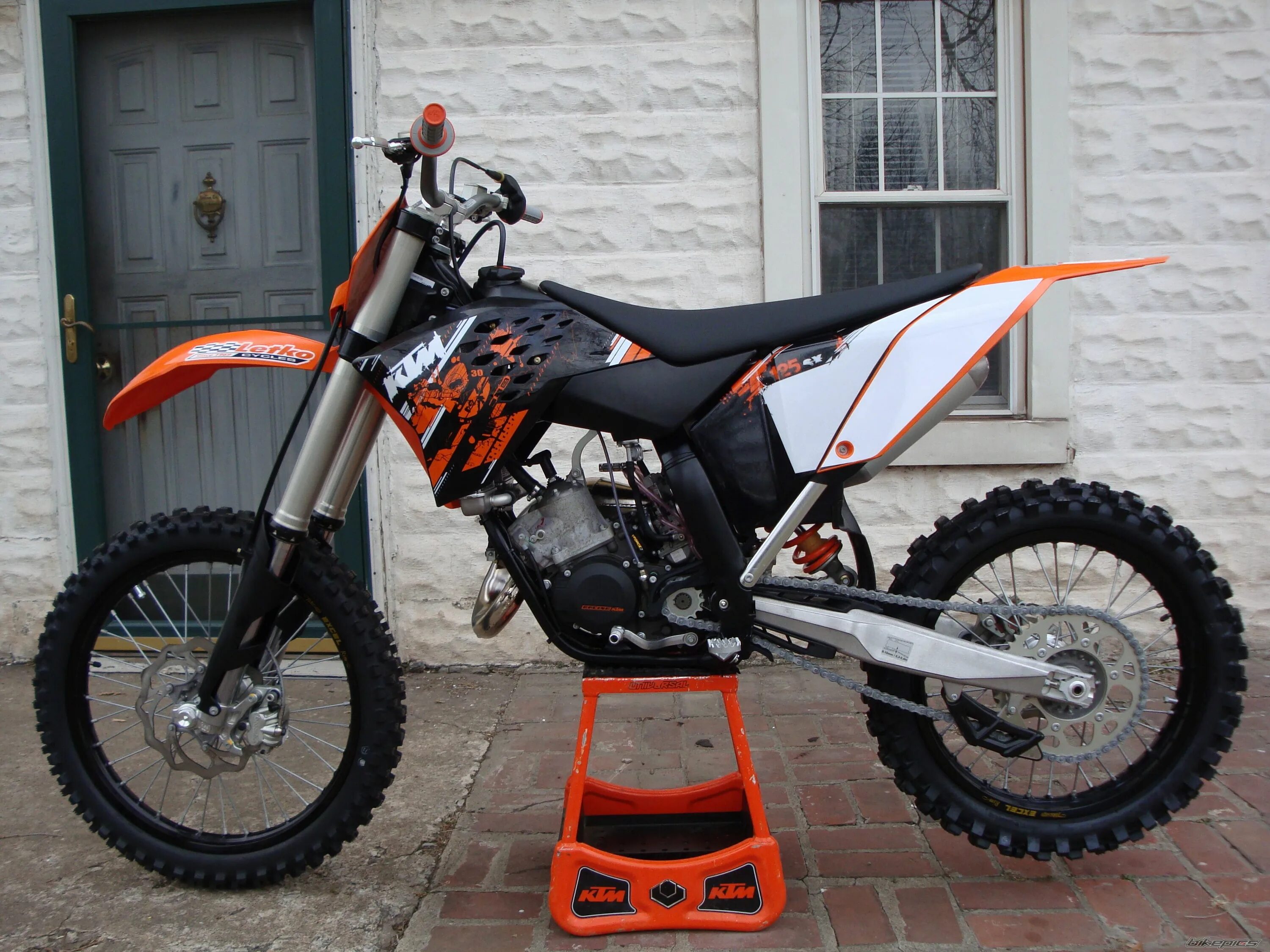 Купить ктм 125. КТМ 125 SX. KTM SX 125. KTM SX 125 2009. KTM SX 125 2010.