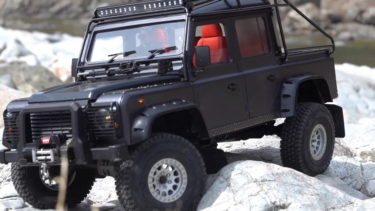 Defender видео. Defender 110 trx4. Defender d110. Defender d110 Pickup. Defender d110 007.