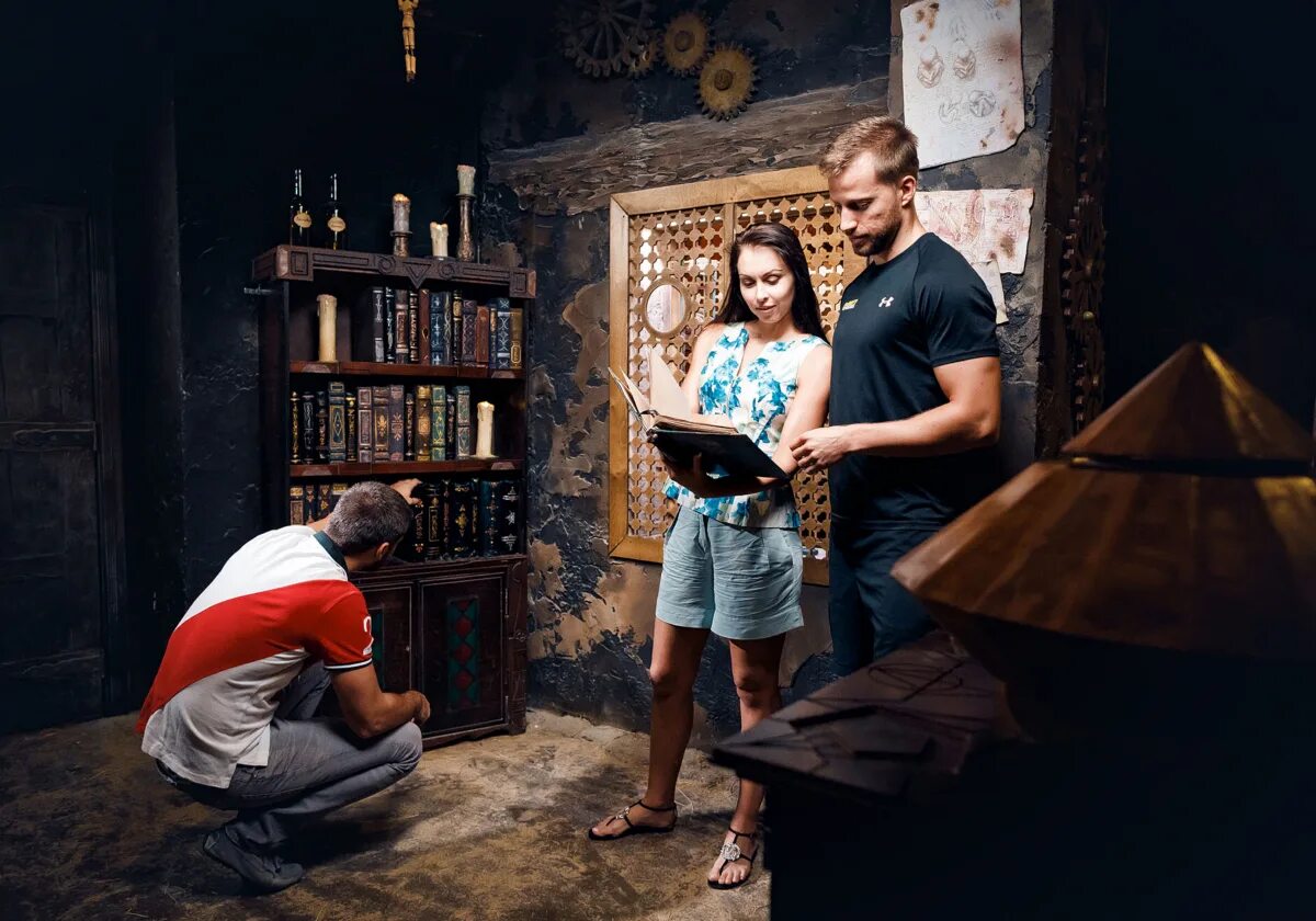 Escape room temple. Пространство для дня рождения квесты. Квесты в садовой вазе. Квест в магазине.