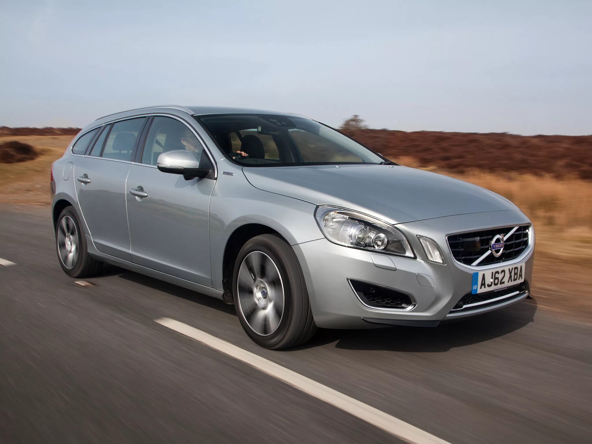 Volvo v60. Volvo v60 2013. Volvo v60 2012. Volvo v60 Plug-in Hybrid. Вольво мягкий гибрид