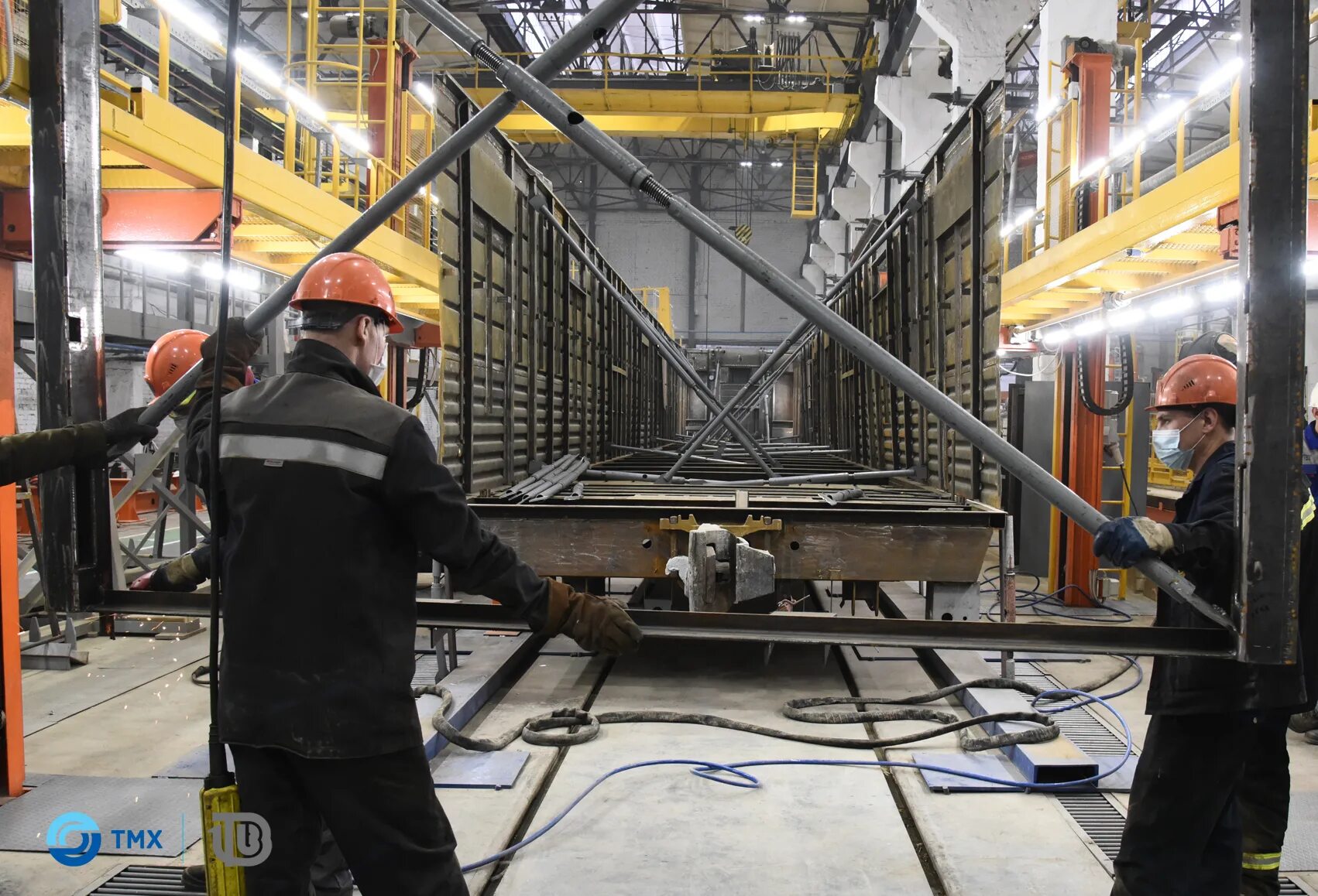 вагоностроительный завод тверь электромеханик. вагоностроительный тверь вакансии. хпц тверь твз. тихвинский завод вагоностроения. вагонзавод тверь.