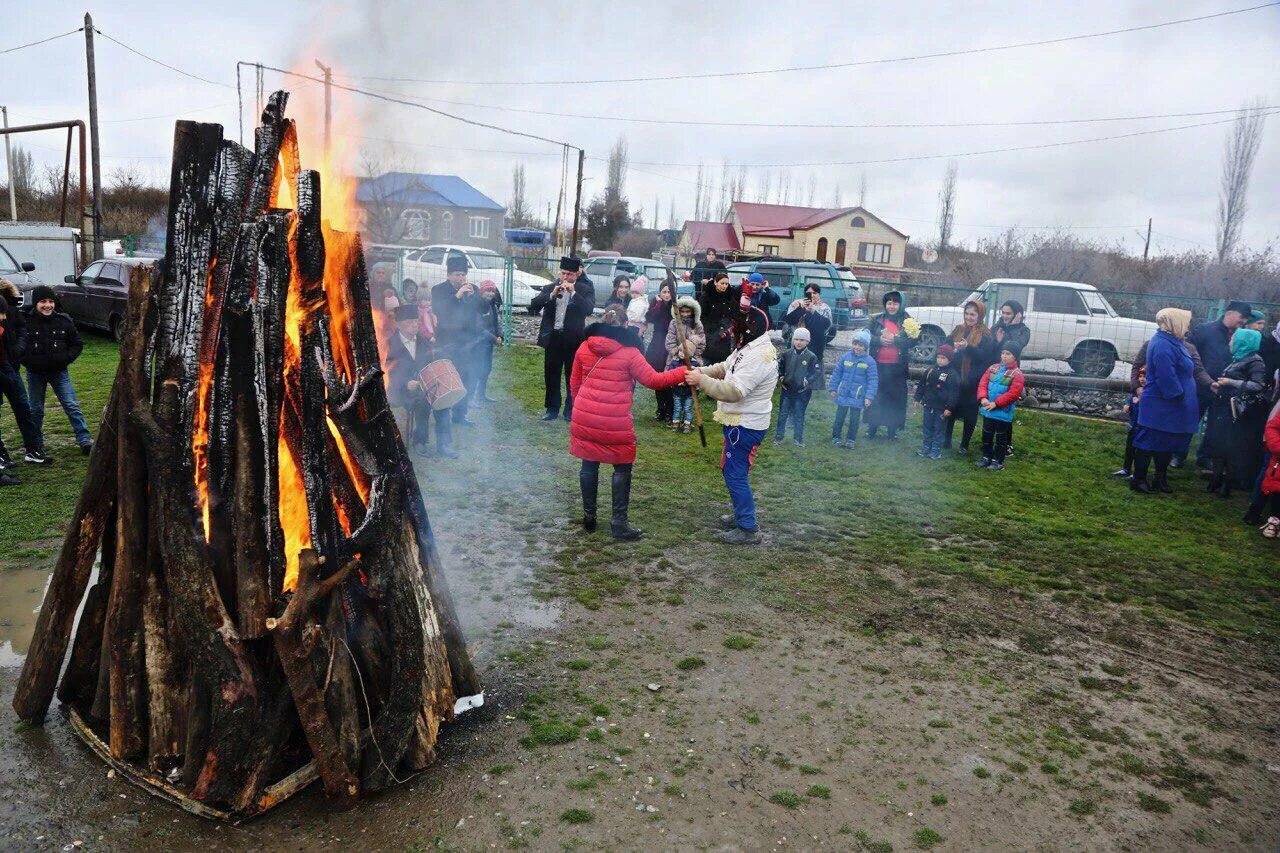 Яран сувар что за праздник. Праздники народов Дагестана Яран Сувар. С праздником Яран Сувар. Праздник Яран Сувар Лезгины. Праздник лезгинов Яран Сувар.