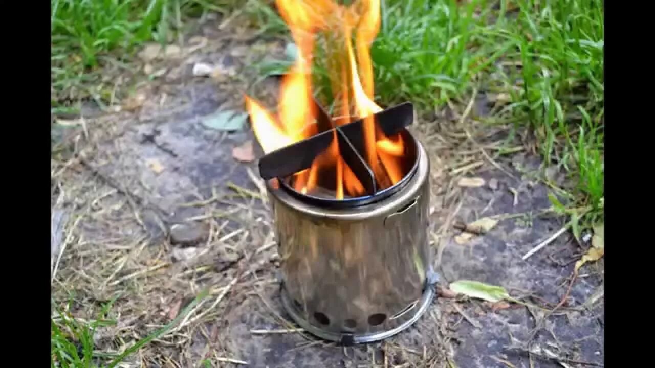 Пиролизная щепочница. Пиролизная печь щепочница. походная печь щепочница. пиролизная печь щепочница из термоса. походная мини печь щепочница.