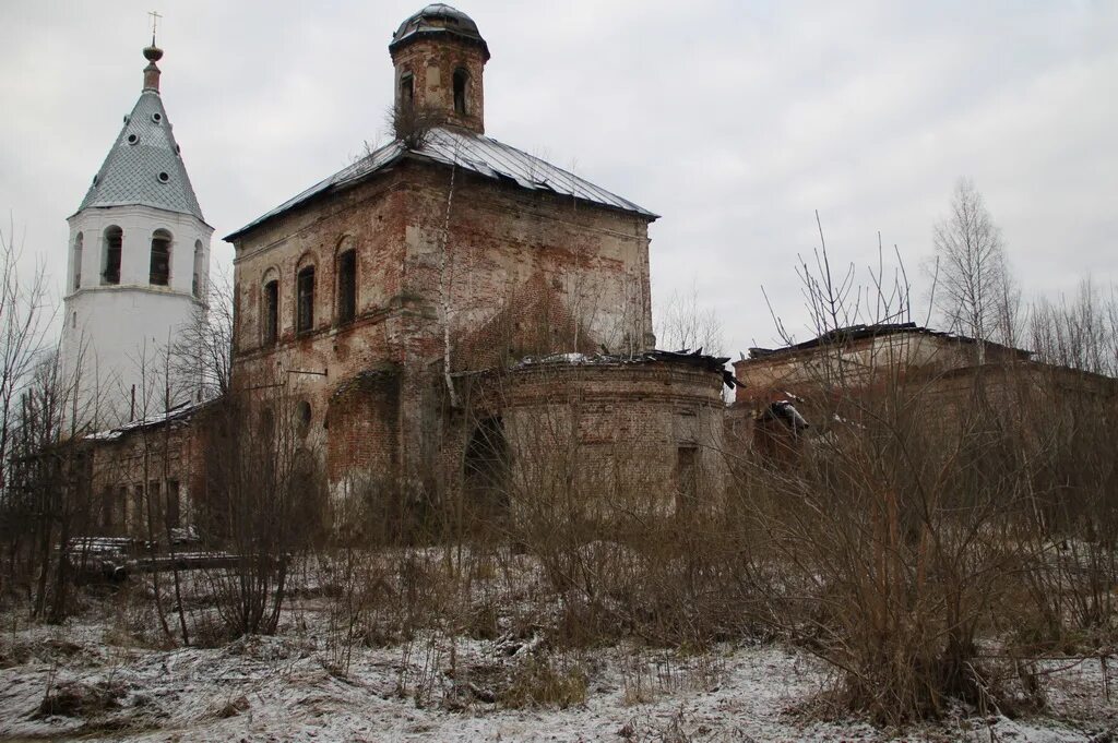 Погода в любиме ярославской на 10 дней. Церковь Любиме Ярославской области. Богоявленский храм в Любиме.