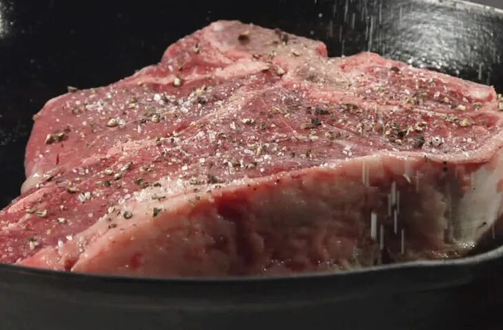 Как не разморозить мясо