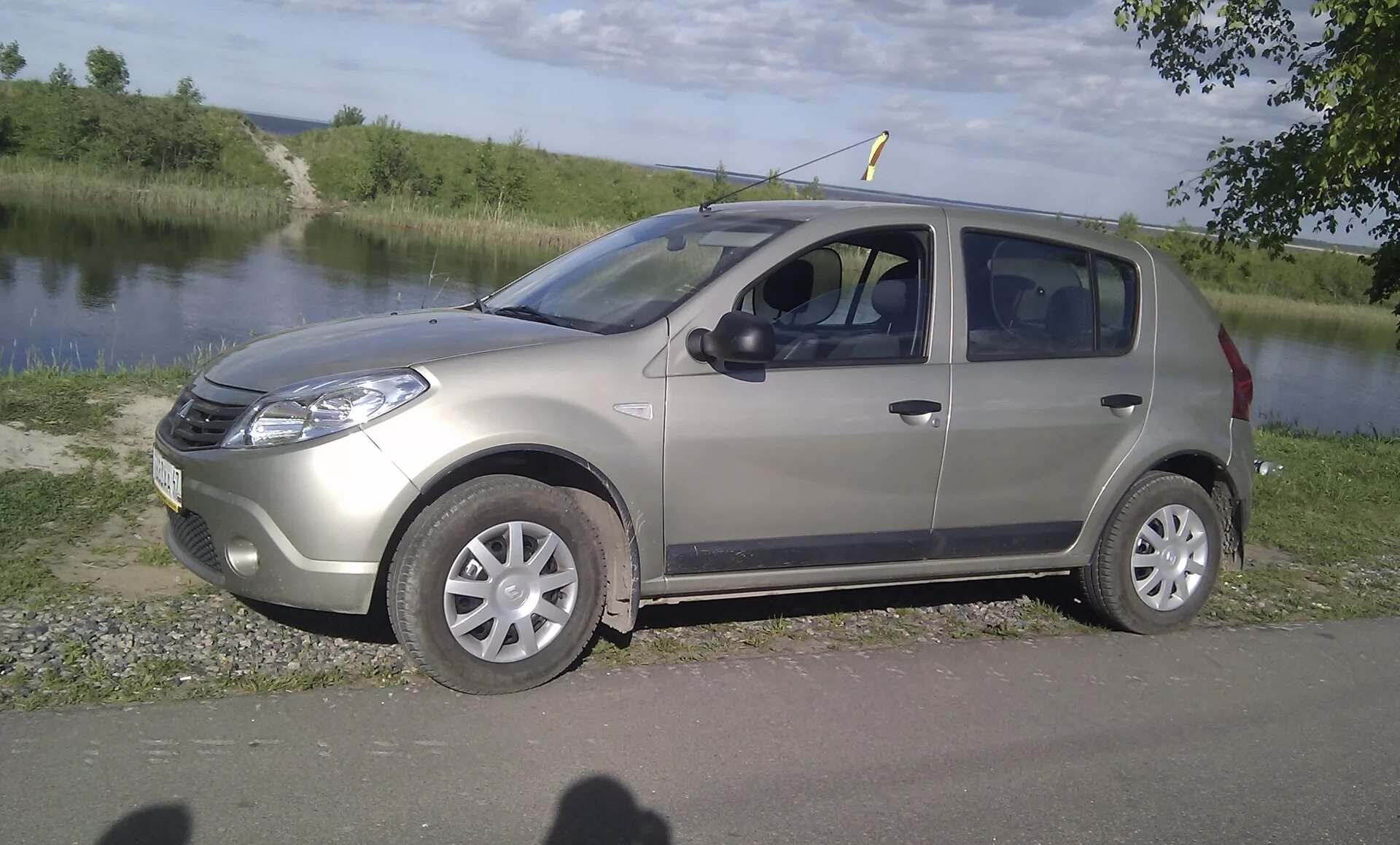 Renault sandero цвет. Светлый базальт Рено Сандеро степвей. Рено Сандеро светлый базальт. Renault Sandero светлый базальт. Renault степвей светлый базальт.