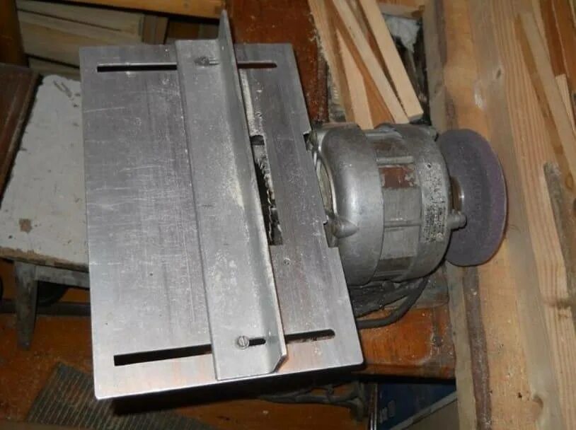 Самодельная мини циркулярная пила. Пила из двигателя стиральной машины. Самодельная стационарная циркулярка с двигателем д 300. Самодельная мини циркулярка. Циркулярка с двигателем лифан.