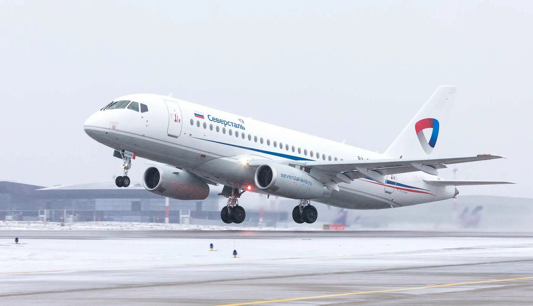 Великий устюг самолет. Самолеты авиакомпании северсталь. авиа северсталь череповец. самолет rrj-95b-100 северсталь. северсталь авиакомпания суперджет.