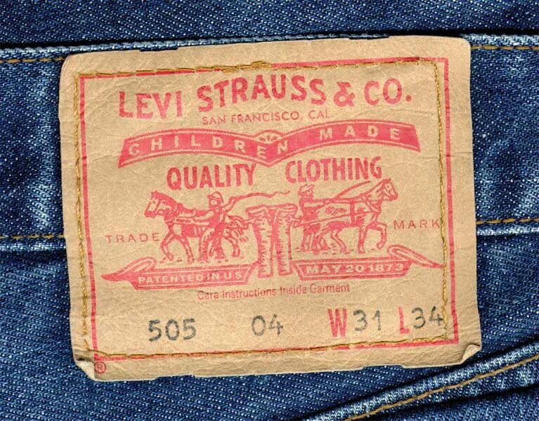 Джинсы фирмы Левис страус. Ливай Страусс первые джинсы Левис. Levi Strauss & co в 1873 году. Леви Страусс джинсы лейбл. Левис страус мужские купить