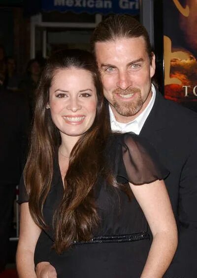 Дэвидом донохо муж холли мэри комбс. Дэвид донохо актер. Дэвид донохо в зачарованных. Холли мэри комбс и дэвид донохо. Дэвид в донохо.