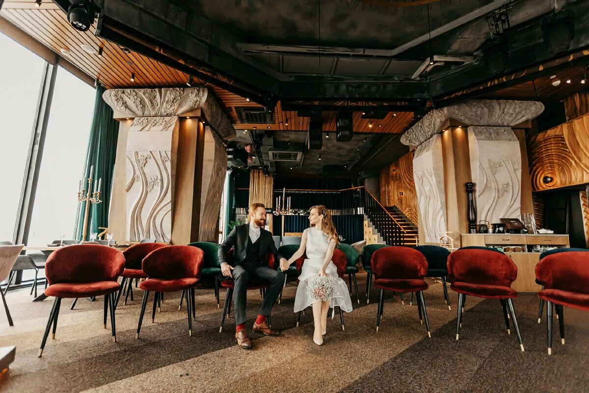 Загс москва сити бердс. Башня око москва сити ресторан birds. Башня око ресторан. Башня око ресторан. Бердс в москва сити ресторан.