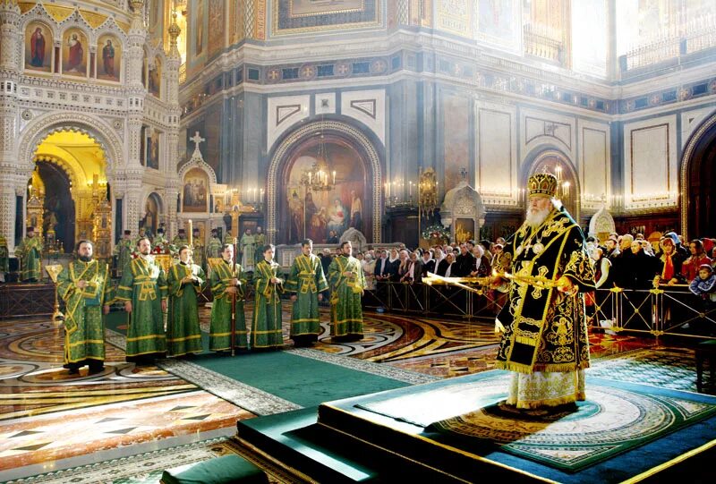 Служба в православном храме. Литургия в воскресенье. Литургия в воскресенье. Что такое литургия в православии. Литургия на вербное воскресенье ххс.