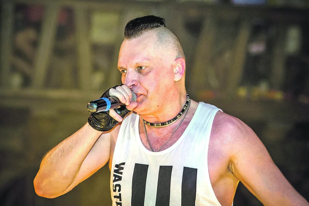 группа кармэн 90х. солист группы кармен сергей. кармен группа 90-х. группа кар-мэн в 90. сергей лемох кармен.