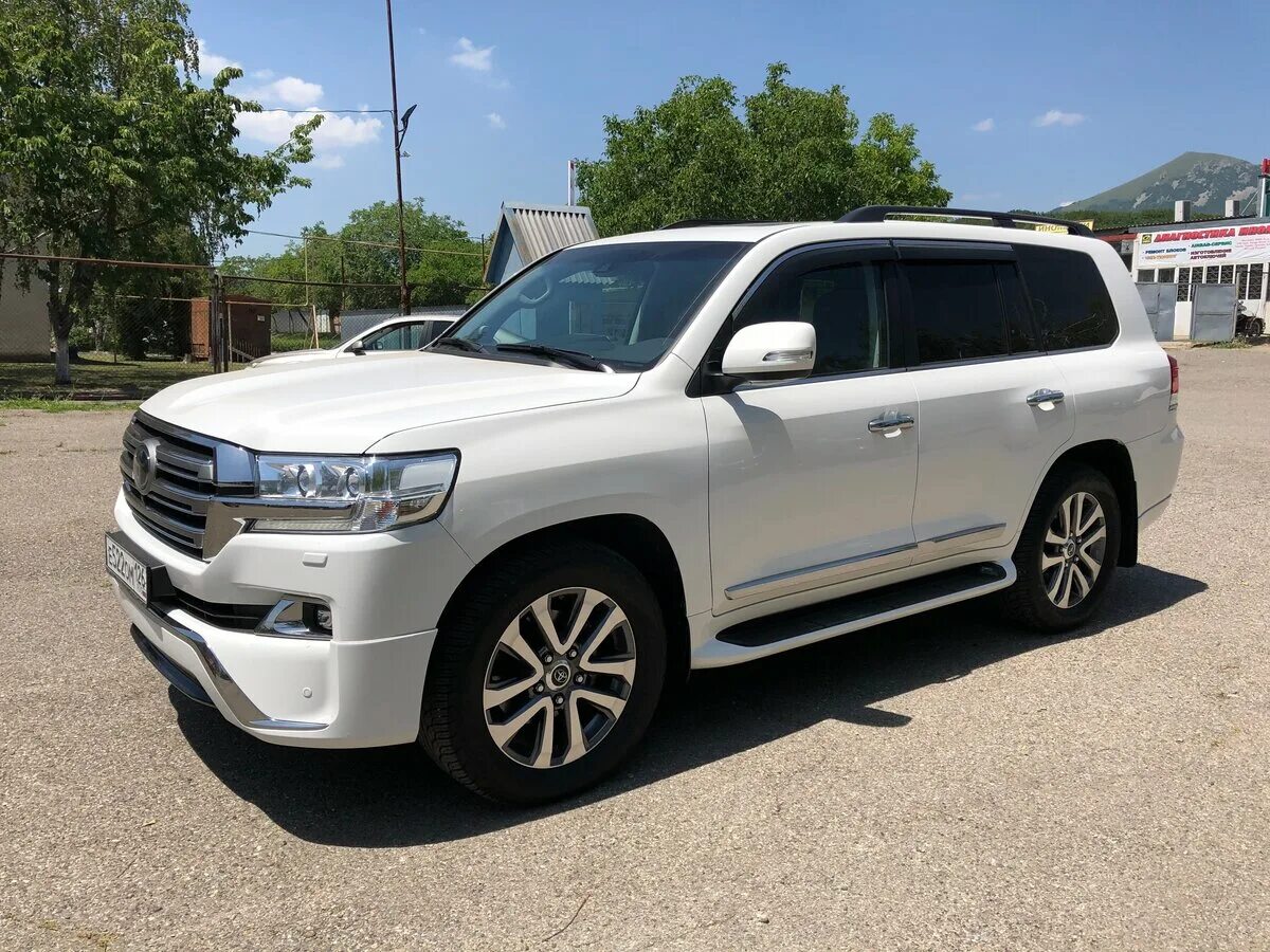 Lexus lx 570 2011. Тойота ленд крузер 200 екатеринбург. Стоимость аренды джипа на день. Тойота ленд крузер 200 екатеринбург. Лэнд крузер 500.