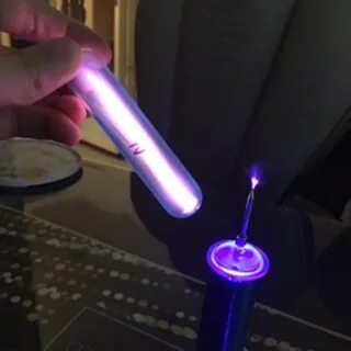 Почему газ светится
