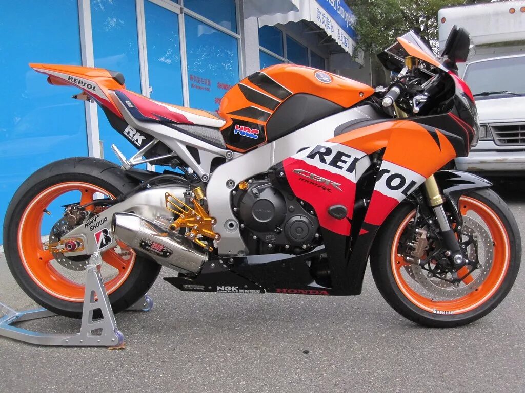 Купить хонду сбр 1000рр. Honda cbr1000rr. Honda 1000rr. Honda cbr1000rr 2008 Repsol. Honda cbr1000rr 2009.