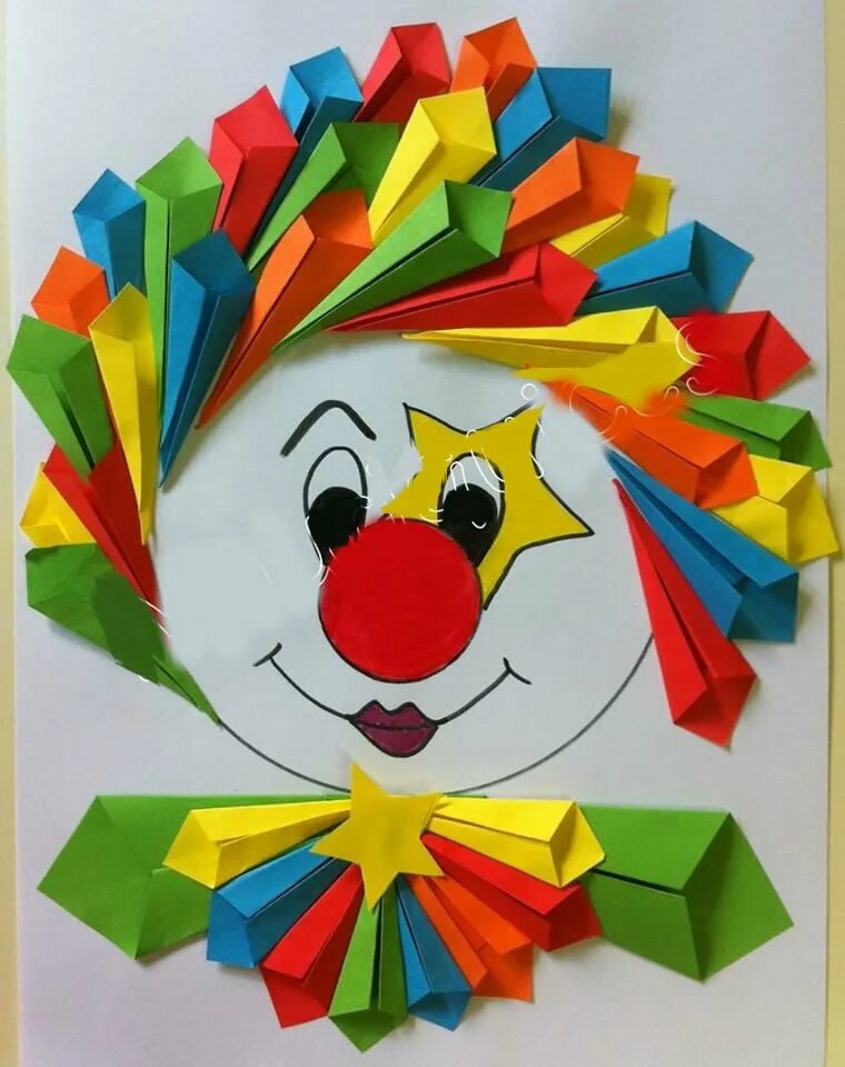 Аппликация на день смеха. Объемная аппликация. Аппликация в детском саду. Поделка клоун из цветной бумаги. Аппликация для дошкольников.