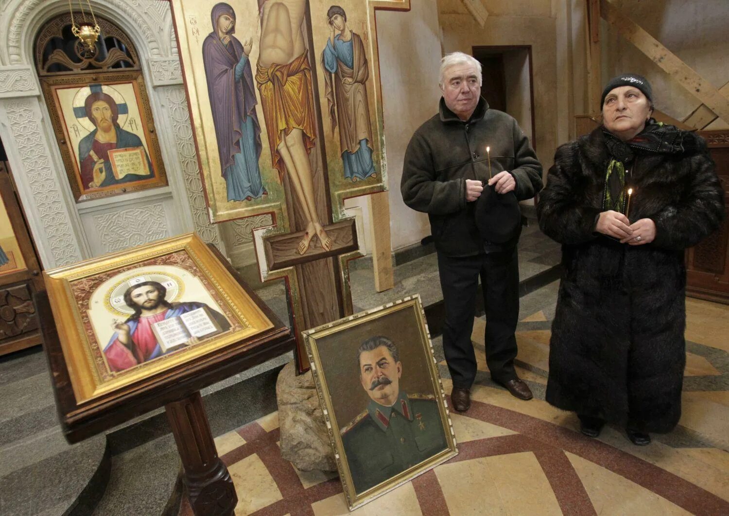 икона богоматерь державная проханов. икона сталина в киево-печерской лавре. икона сталина в церкви. державная икона божьей матери проханов. икона сталина в храме грузии.