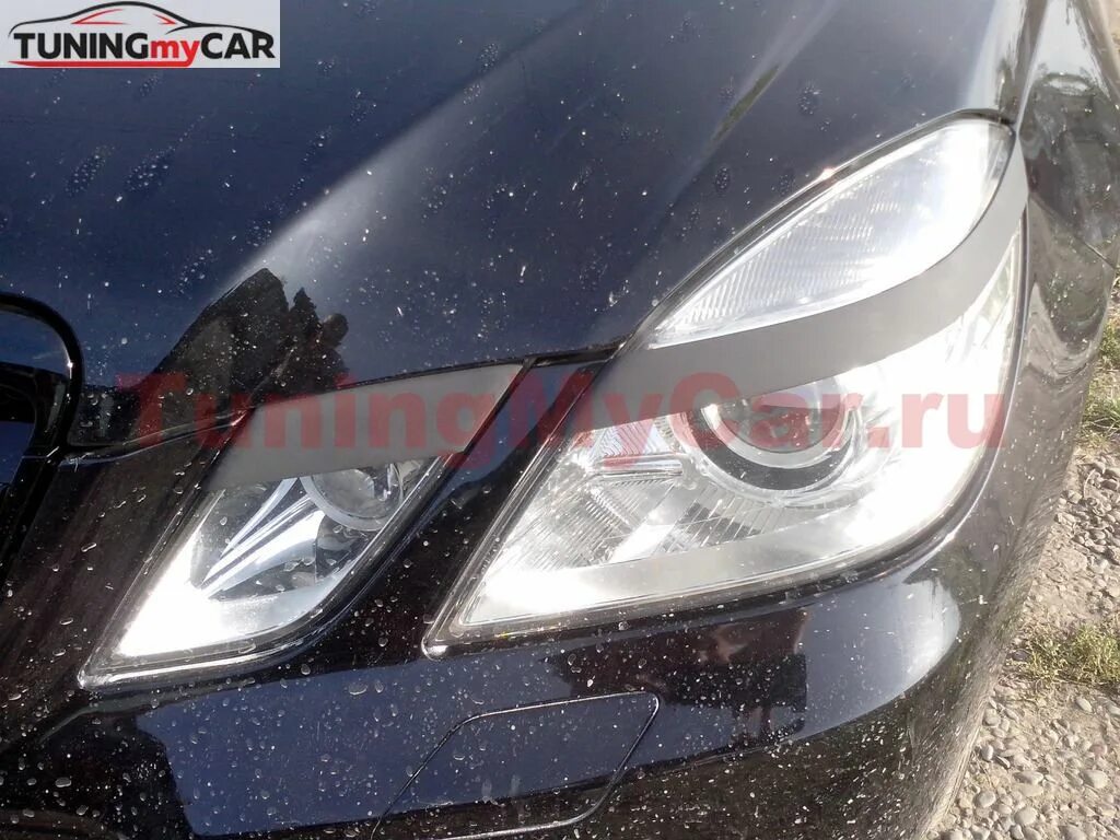 Дхо w212 amg. Пластмассовая клипса крепления реснички под фарой мерседес спринтер. Мерседес реснички. W163 реснички на фары. Мерседес реснички.