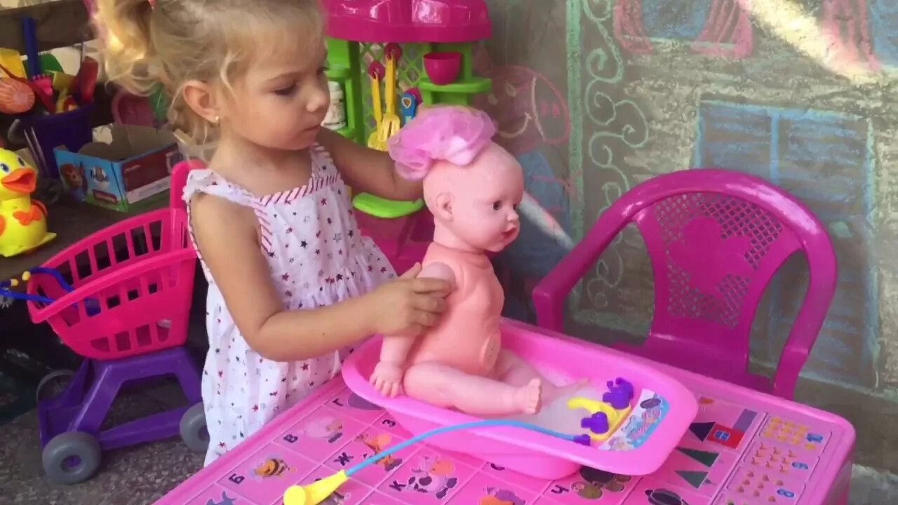 Куклы Дочки матери. Кукла дочка. Дочки матери игра. Дети играют в куклы.