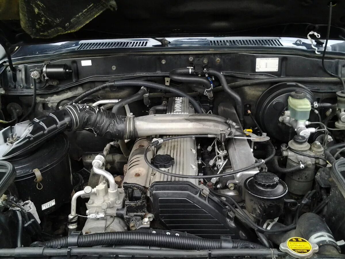 двигатель 1hz toyota land cruiser 80. двигатель 1hz toyota land cruiser. 2 дизель. подкапотка toyota land cruiser 80. Toyota land cruiser 80 мотор.