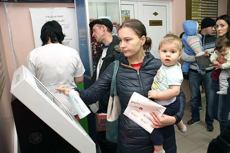 Ликвидация очереди в детский сад. Дети инвалиды обслуживаются без очереди. Очередь в детских поликлиниках. Попасть в детсад в обход очереди? это вполне законно!. Без очереди принимают детей.