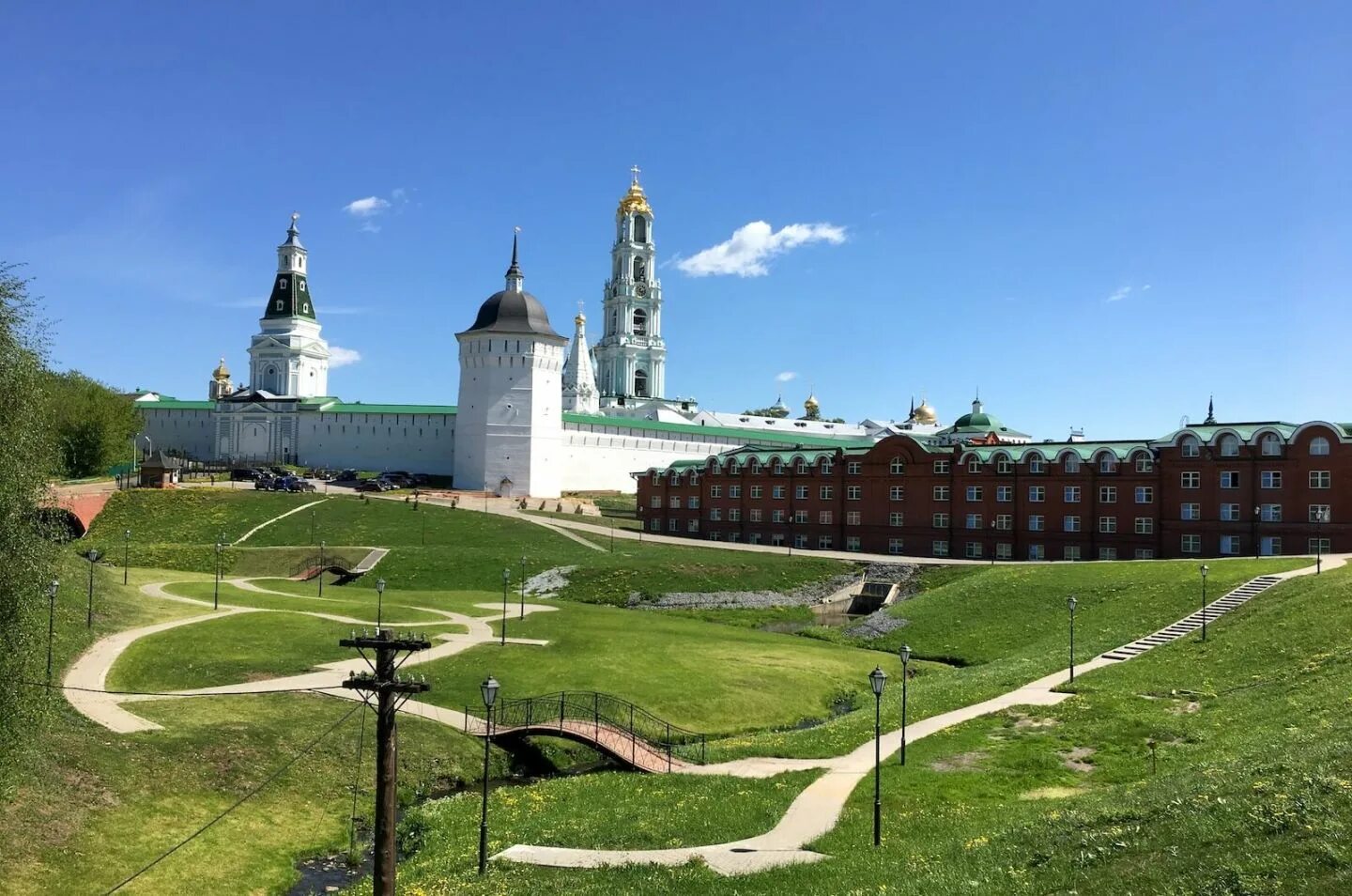 Погулять в подмосковье на машине. Красивые места в Московской области. Интересные места Подмосковья. Города Подмосковья. Красивые места в Подмосковье куда можно съездить на машине.