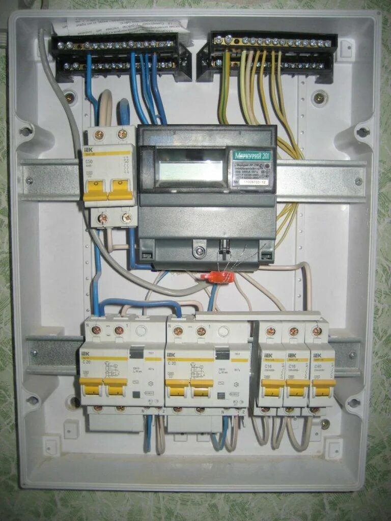 Схема подключения входного автомата и узо. Узо автомат 16 ампер схема подключения. Вводной автомат 450а. Схема подключения узо в однофазной сети с заземлением. Схема подключения 3 фазного узо.