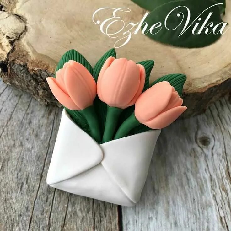 Цветы из полимерной глины тюльпаны. Тюльпаны из глины. Фрезия крокус. Тюльпаны из полимерной глины. Букет тюльпанов из полимерной глины.
