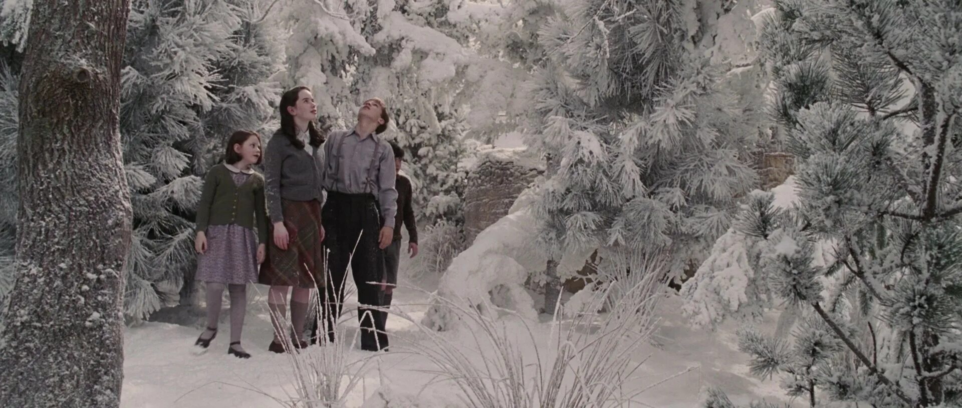 хроники нарнии зима. зимние хроники. хроники нарнии: лев, колдунья и волшебный шкаф фильм 2005. зимние хроники. хроники нарнии фонарный столб.