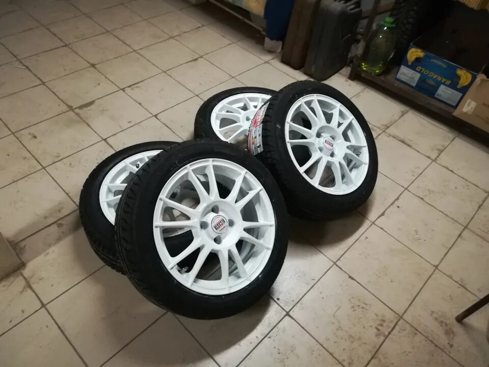 Лет r15