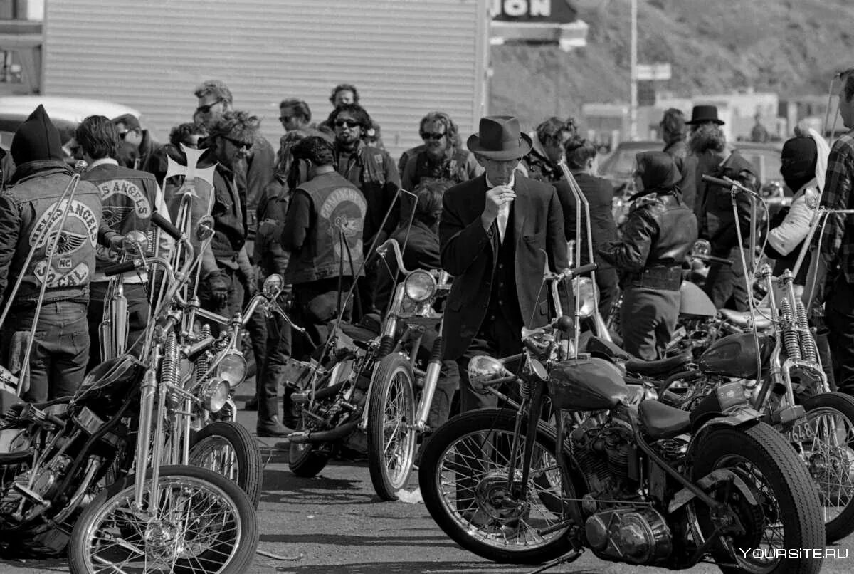 Мотоклубов «ангелы ада» 1948. Hells Angels байкеры США. Мотоклуб Америки ангелы ада. Байкеры субкультура ангелы ада. Американский байкер