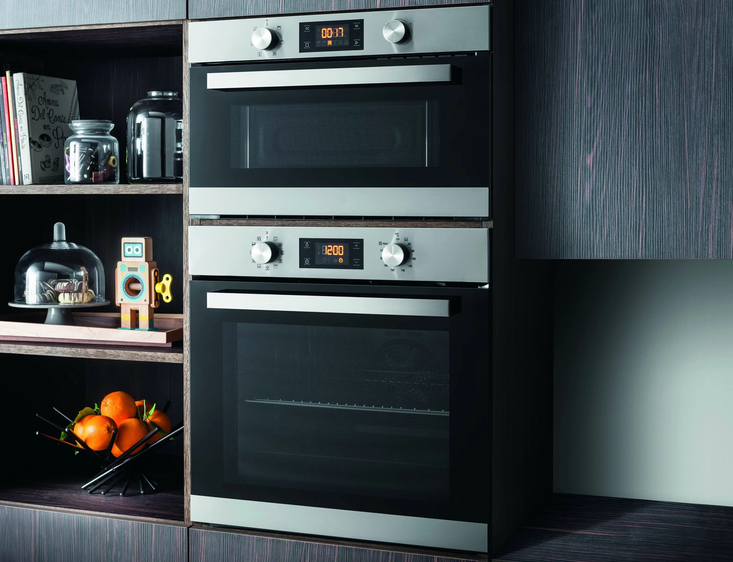 кухонные духовые шкафы встроенные. Kuppersbusch b 6330. кухня с встроенной бытовой техникой. кухонные духовые шкафы встроенные. встроенный духовой шкаф на кухне.