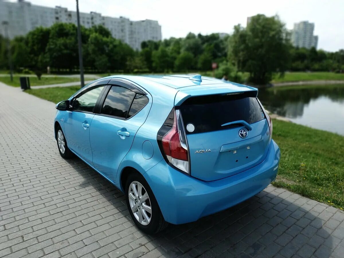 Тойота Аква гибрид. Toyota Aqua 2014. Toyota Aqua 2016. Тойота Аква гибрид 2016.