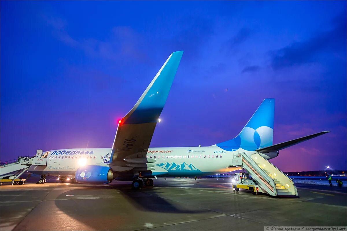 Минеральные воды самолет победы. Боинг 747 победа. Самолеты победа авиакомпания. Сочи Киров победа самолет. Пассажирский самолет победа.