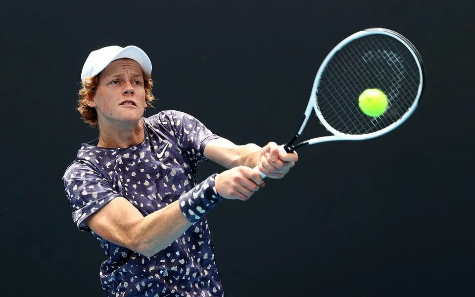 Джокович синнер. Синнер матчи. Синнер матчи. Янник синнер фото 2023. Теннис алькарас синнер.