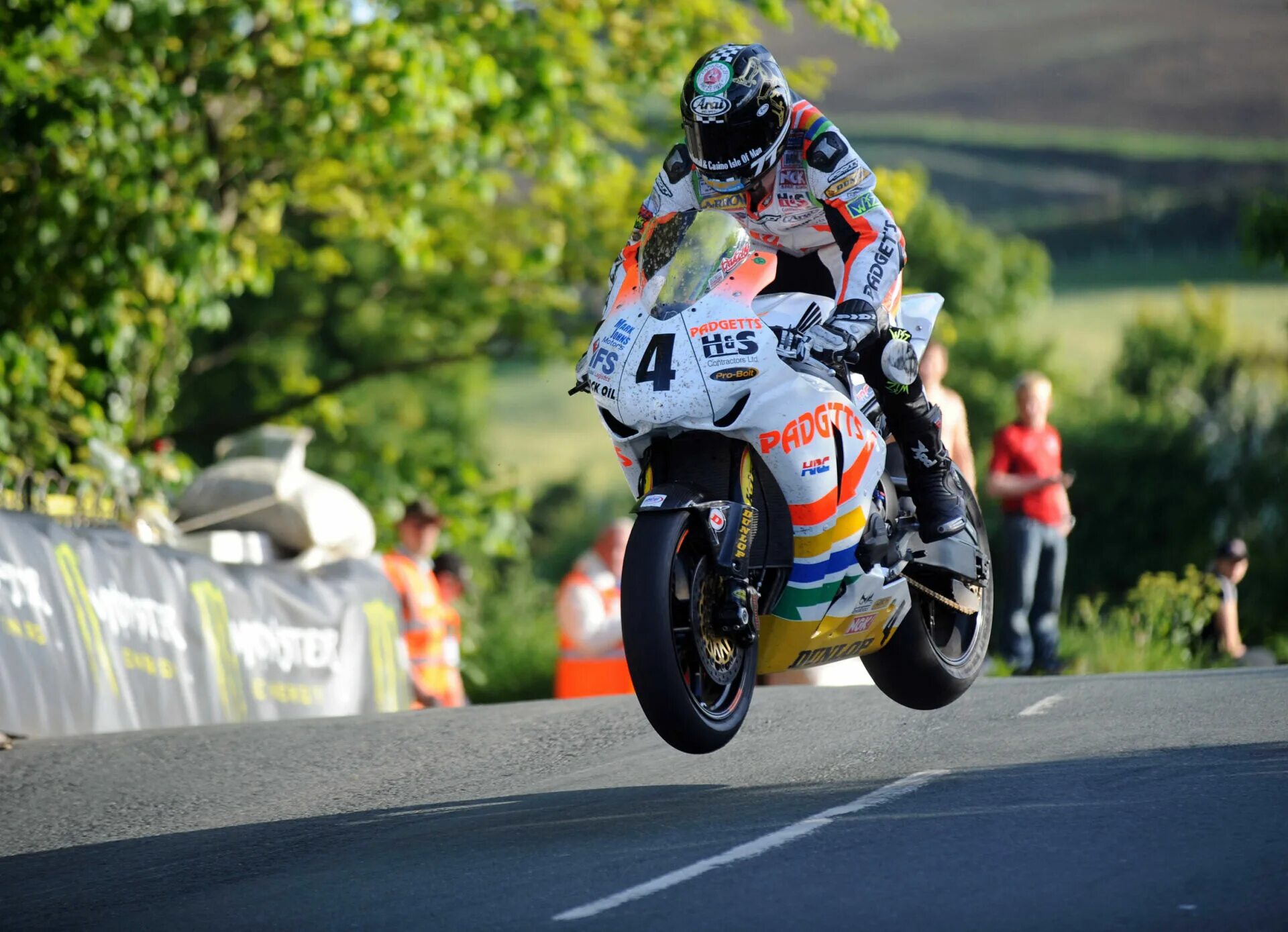 Isle of man TT (гонки ТТ). Мотоциклы TT Isle of man. Остров Мэн гонки Isle of man Tourist Trophy. Мотоциклы Хонда на гонках Isle of man TT. Moto bike racing