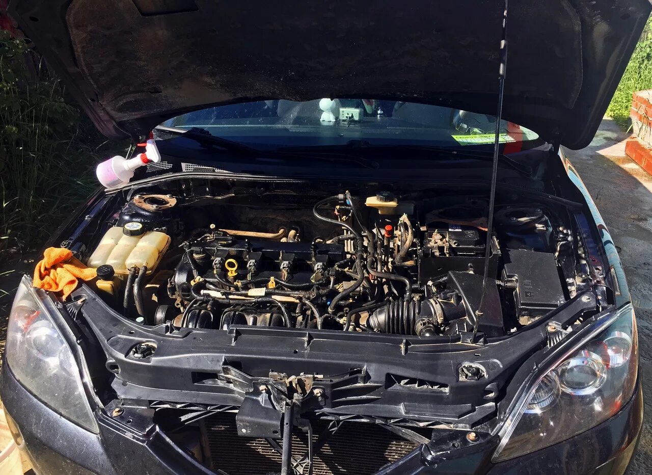 Мазда 3 бк как снять подкапотную косу Чистое подкапотное пространство Mazda 3 (1G) BK, 1,6 л, 2008 года мойка DRIVE2