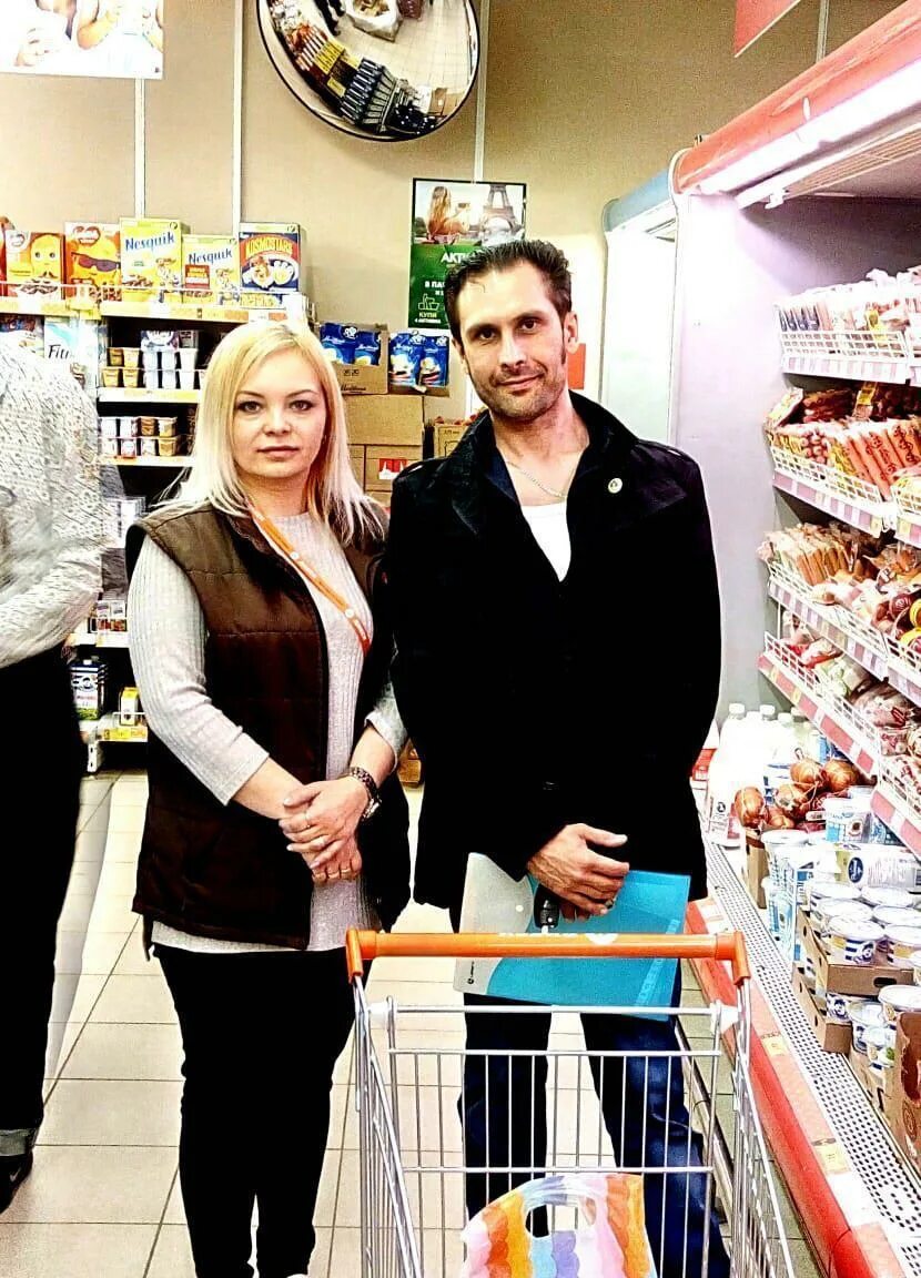 Директор магазина дикси в купавне. Работники дикси. Управляющий магазина дикси. Заместитель управляющего дикси новопетровск. Охранник дикси.