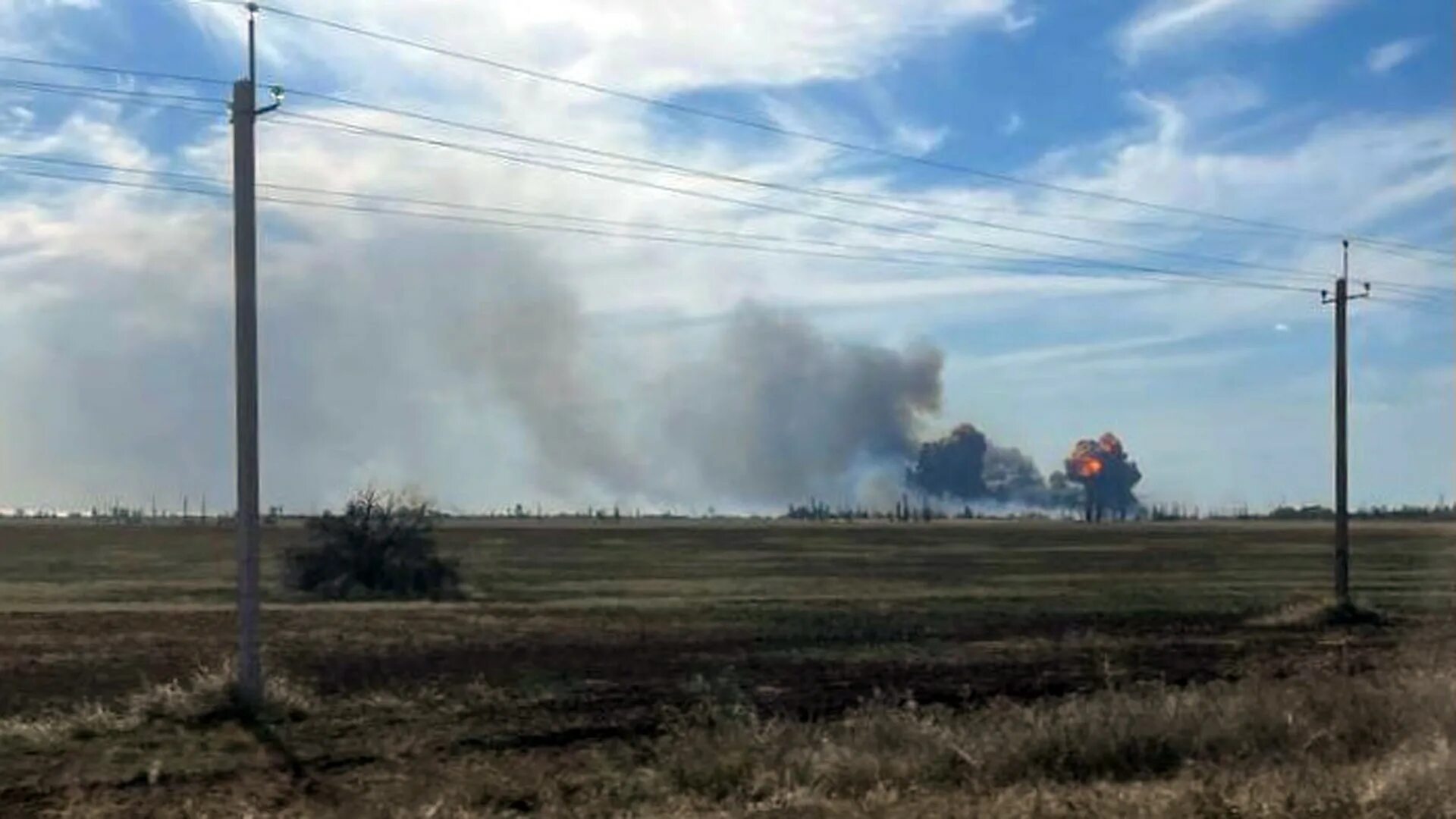 Пожар в новофедоровке. Взрывы на аэродроме в Сакском районе. Взрывы в Новофедоровке. Новофедоровка взрывы на аэродроме 09.08.2022.