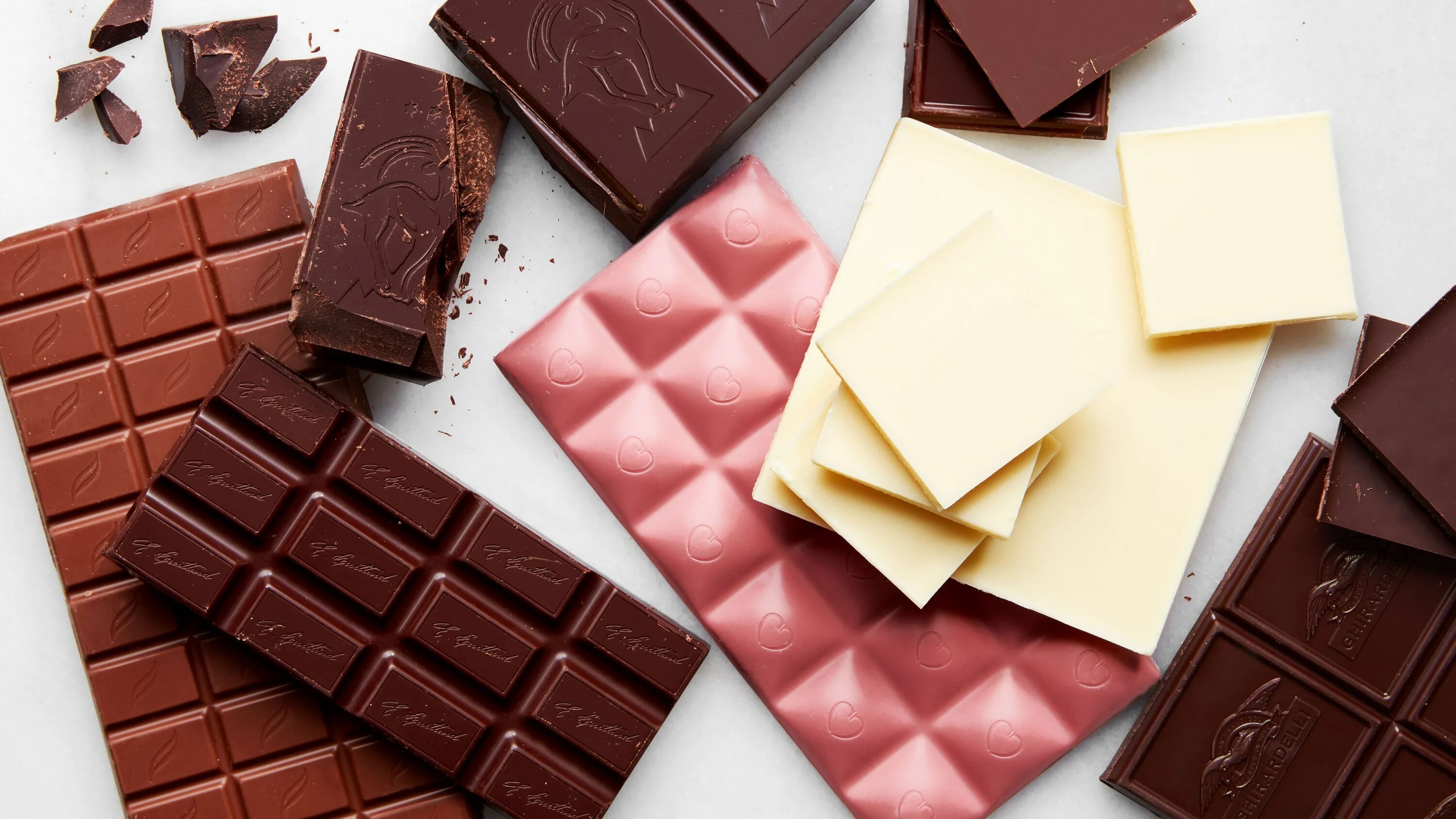 1 5 плитки шоколада. Шоколад. Плитка шоколада. Шоколад квадратиками. Острый шоколад.