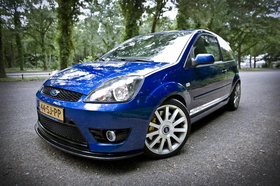 Масло форд фиеста мк5. Форд Фиеста мк5. Форд Фиеста мк5 St. Ford Fiesta mk5 RS. Ford Fiesta St mk6.