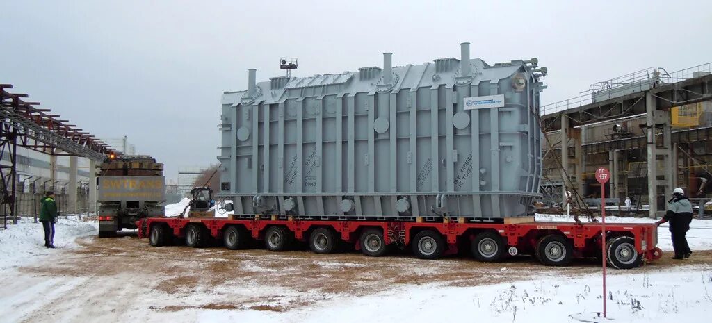 Fesco жд перевозки 2022 рейтинг. Низкорамный трал 80 тонн. Голдхофер трал. 9. Трал негабарит 80 тонн.