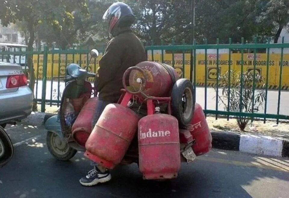 Газовый баллон ссср. Газовый баллон для пропан-бутана 27 л. Газовый баллон. Пропановый баллон 40л. Баллоны с сжиженным газом.
