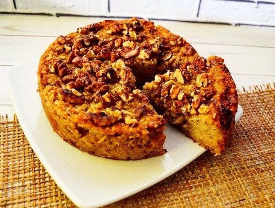 Ореховый пирог. Пирог с яблоками и орехами. Сладкие пироги с орехами. Сладкие пироги с орехами. Яблочно ореховый пирог.