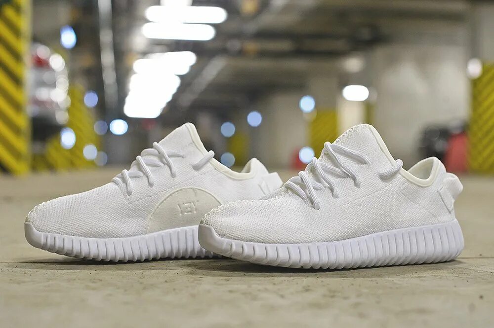 Adidas Yeezy Boost 350. Adidas Yeezy Boost белые. Adidas Yeezy 350 White. Adidas Yeezy Boost 350 White. Адидас изи мужские